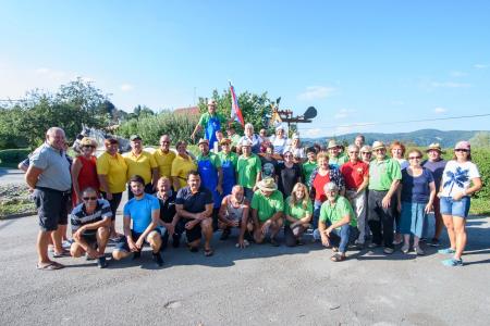 FOTO- Vinogradniki na Debelem hribu postavili klopotec 4